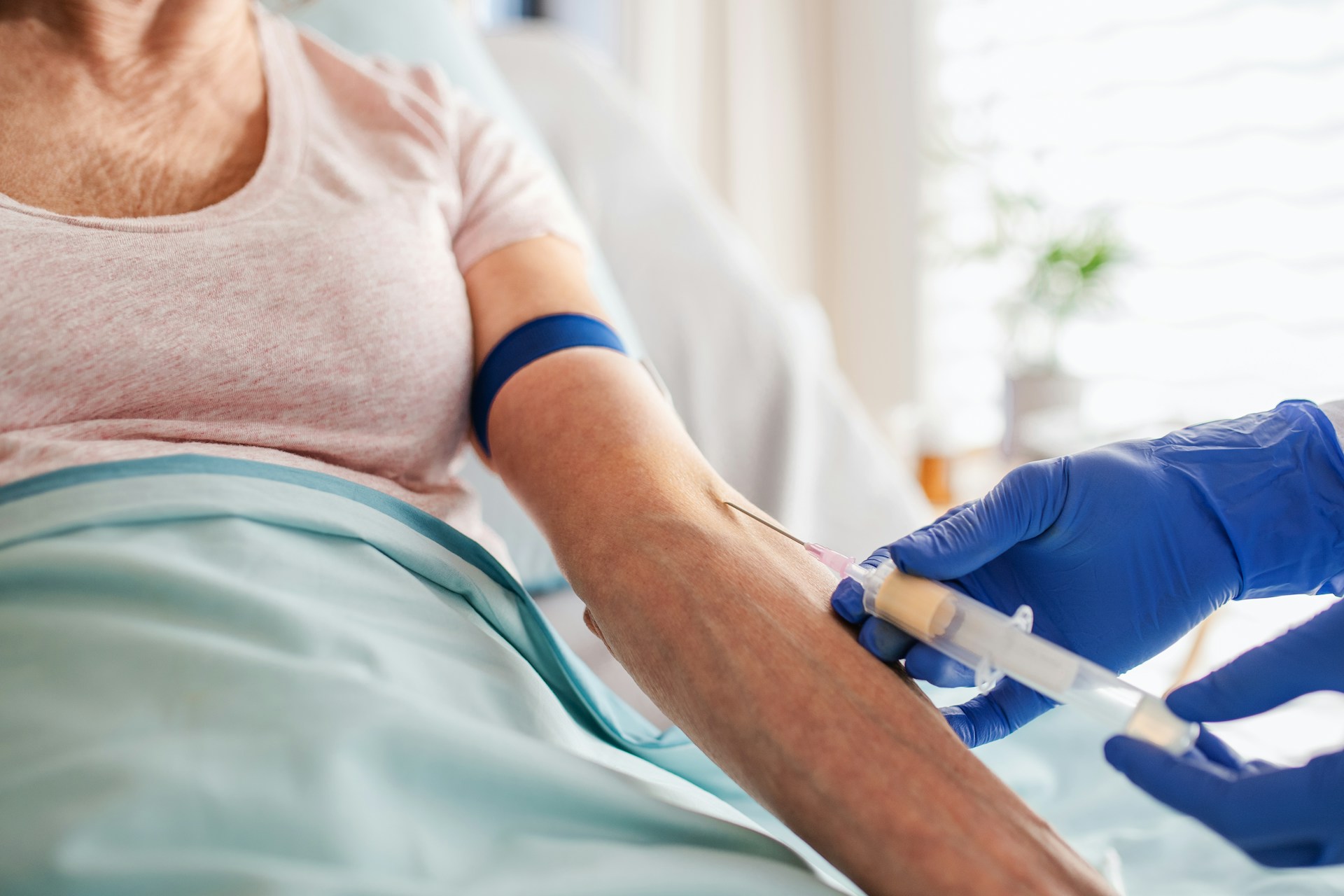 Customer Service in Phlebotomy: Professional Communication That Improves Patient Experience